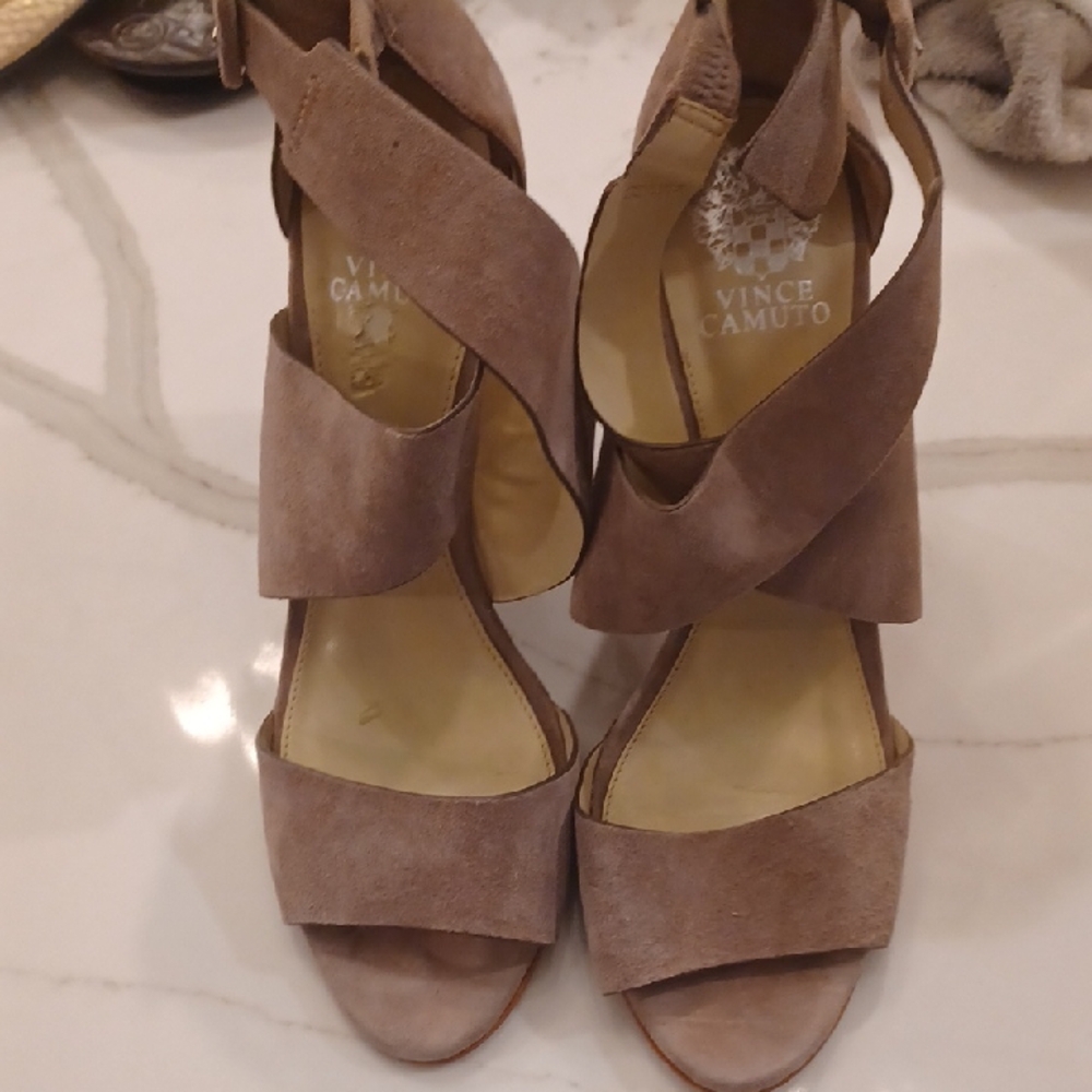 Vince Camuto Milena Tan & Brown Wedge Faux Suede Criss Cross Wedge Sandals Sz 10 - Picture 4 of 15